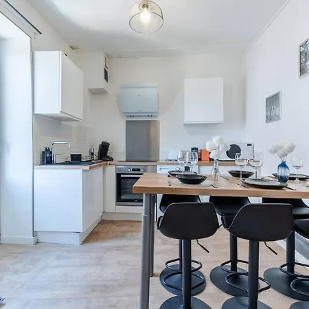 Le Nautique アパート ヴァランス